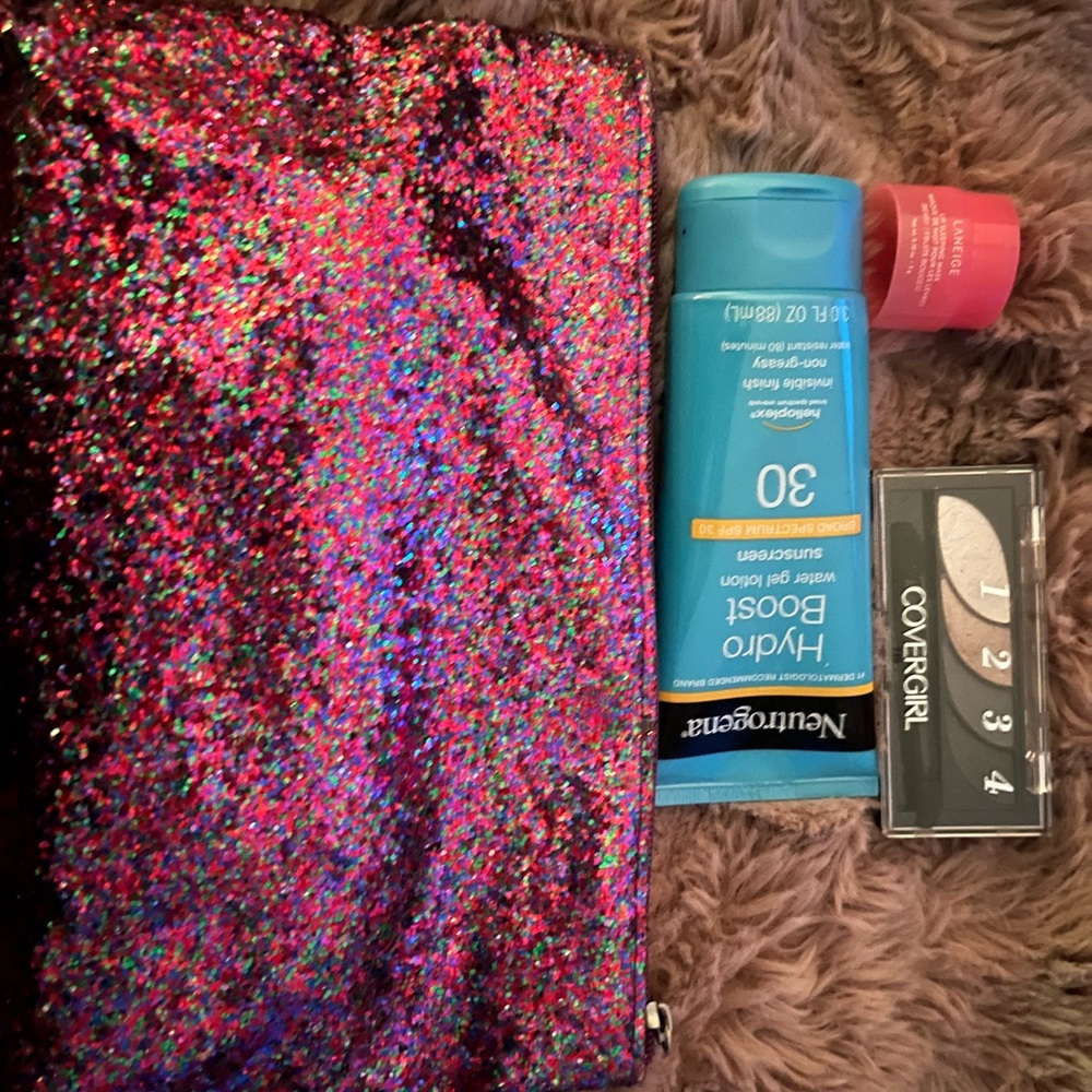COVERGIRL Eyeshadow with Glittery Pink Bag